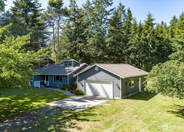 Property at 2276 Wellman Pl, Oak Harbor, WA 98277, 3 beds, 3 baths