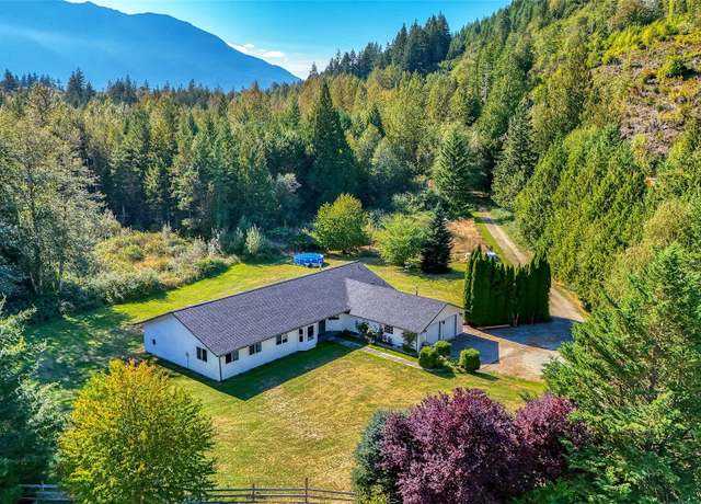 Property at 46228 Giles Rd, Darrington, WA 98241, 4 beds, 2.5 baths