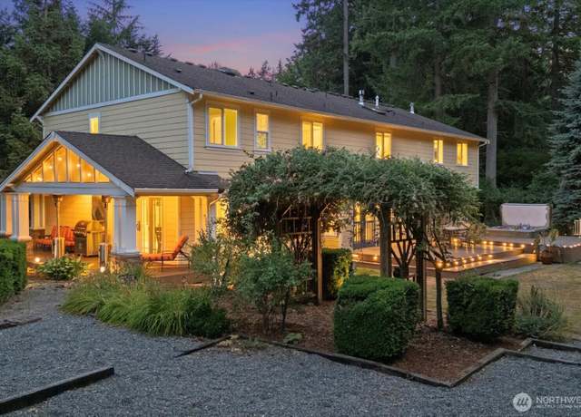 Property at 16218 NE 195th St, Woodinville, WA 98072, 4 beds, 2.5 baths