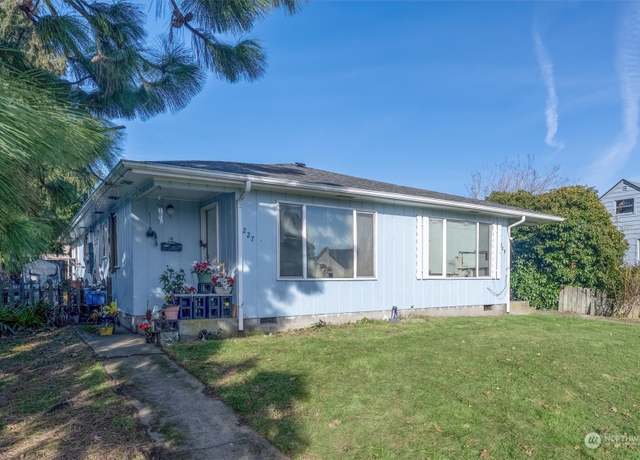 Property at 227 24th Ave, Longview, WA 98632, 4 beds, 2 baths