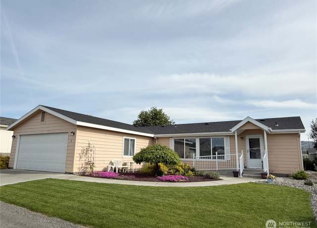 Property at 3 Laguna Pl W, Omak, WA 98841, 3 beds, 2 baths