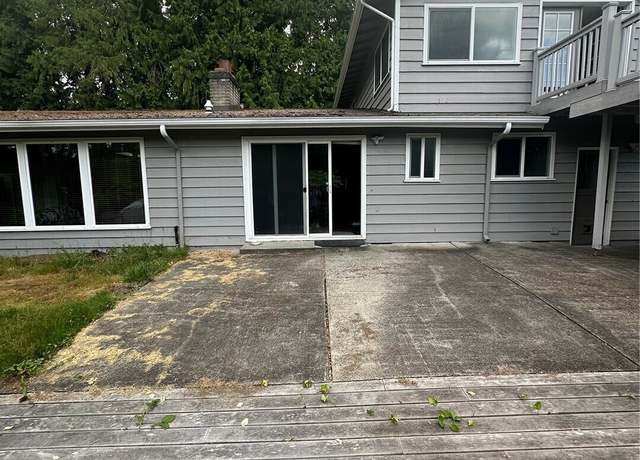 Property at 3320 NE 200th Ct, Lake Forest Park, WA 98155, 5 beds, 2.5 baths