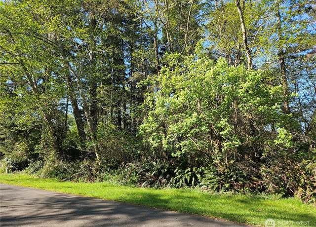 Property at 701 Chenois Ave NE, Ocean Shores, WA 98569
