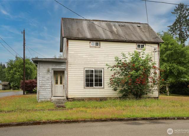 Property at 601 E St, Cosmopolis, WA 98537, 2 beds, 0.5 baths
