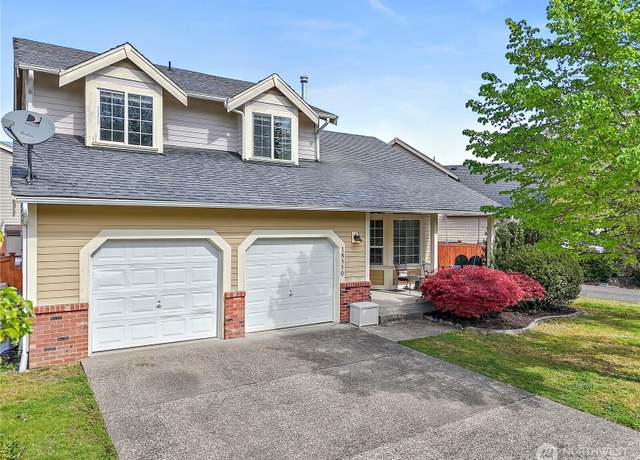 Property at 18550 96th Ave E, Puyallup, WA 98375, 3 beds, 2.5 baths
