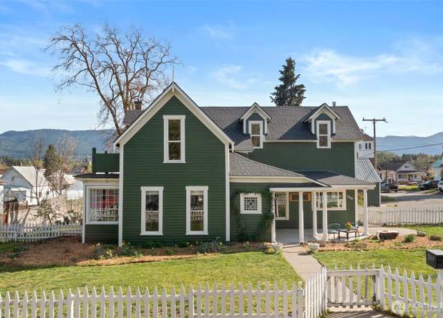 Property at 209 W 3rd St, Cle Elum, WA 98922, 4 beds, 3 baths