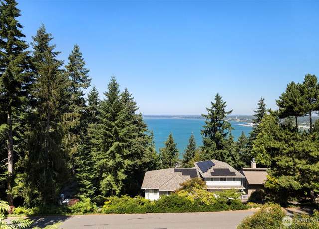 Property at 118 Highland Dr, Bellingham, WA 98225, 3 beds, 3 baths