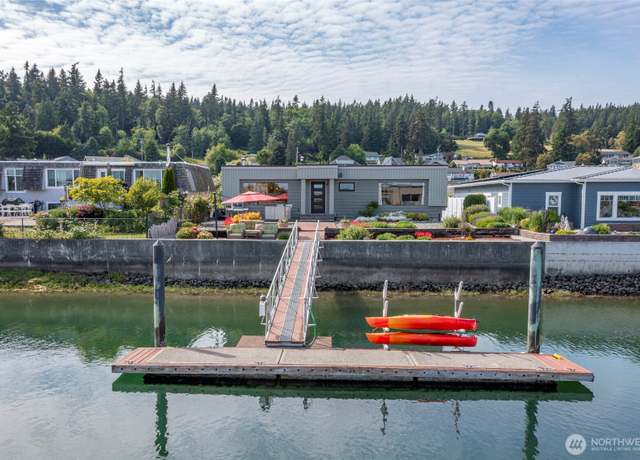 Property at 2222 Mariners Way, Oak Harbor, WA 98277, 2 beds, 2 baths