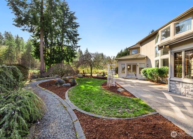 Property at 33242 139 Ter SE, Auburn, WA 98092, 4 beds, 4.5 baths