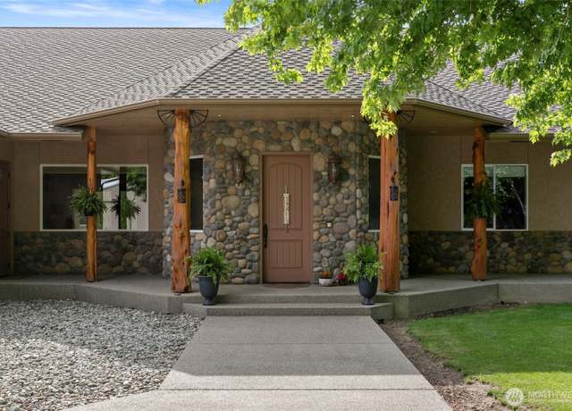 Property at 2720 NW Cascade Ave, East Wenatchee, WA 98802, 3 beds, 4.5 baths