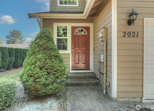 Property at 2021 Bush Ave NW, Olympia, WA 98502, 3 beds, 2 baths