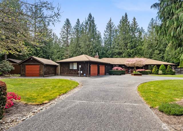 Property at 24131 SE 225th St, Maple Valley, WA 98038, 4 beds, 2.5 baths