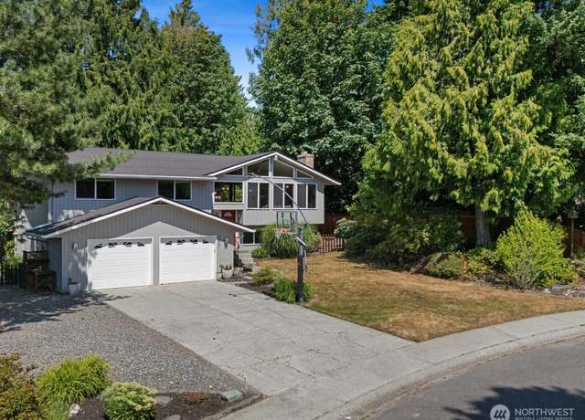 Property at 2231 102nd Pl SE, Everett, WA 98208, 4 beds, 2.5 baths