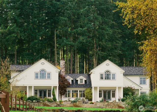 Property at 12907 Moss Creek Ln NE, Carnation, WA 98014, 5 beds, 4 baths