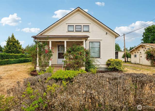 Property at 215 16th St NW, Puyallup, WA 98371, 5 beds, 3 baths
