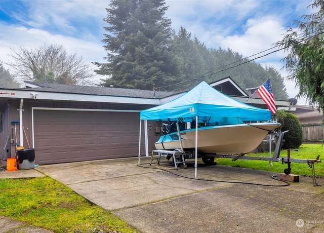 Property at 13523 105th Avenue Ct E, Puyallup, WA 98374, 2 beds, 1.5 baths