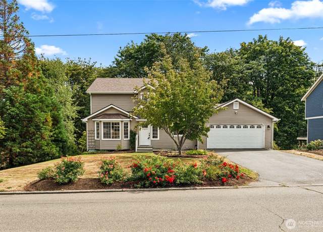 Property at 2453 SE Lincoln Ave SE, Port Orchard, WA 98366, 4 beds, 3.5 baths