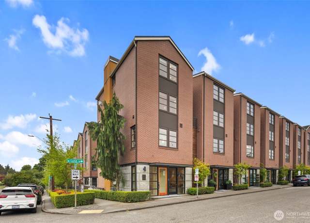 Property at 3201 W Lynn St, Seattle, WA 98199, 3 beds, 3 baths
