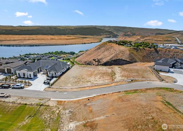 Property at 9647 Ridgeview Dr NW, Quincy, WA 98848