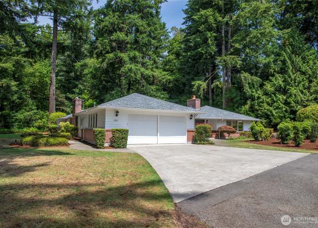 Property at 12621 Nyanza Rd SW, Lakewood, WA 98499, 3 beds, 2.5 baths