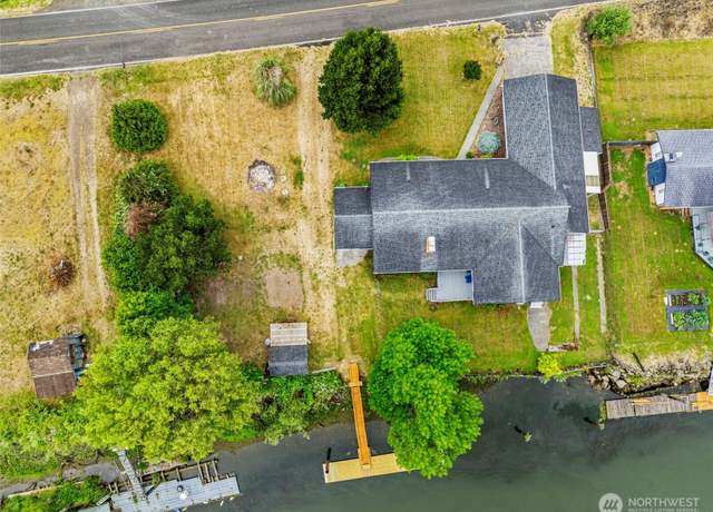Property at 211 N Welcome Slough Rd, Cathlamet, WA 98612, 3 beds, 2 baths