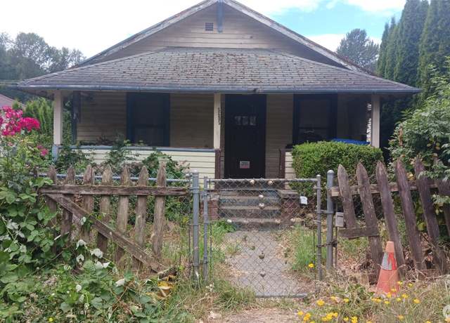 Property at 5605 25th Ave SW, Seattle, WA 98106, 3 beds, 1 bath