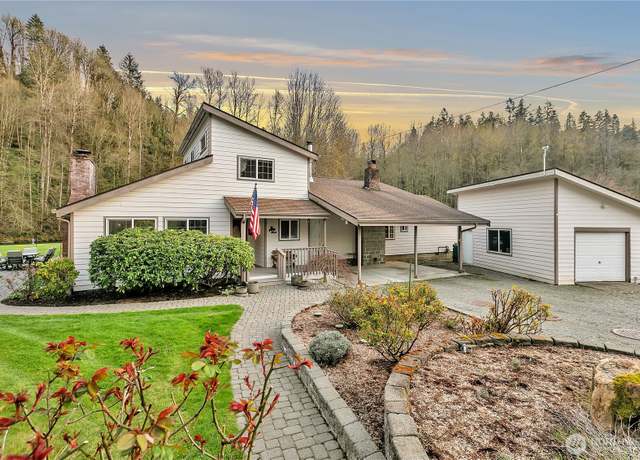 Property at 13401 SE 151st St, Renton, WA 98058, 3 beds, 2.5 baths