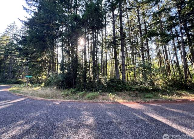 Property at 8502 Garden Dr, Anderson Island, WA 98303