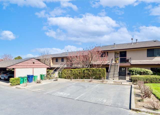 Property at 10641 Glen Acres Dr S, Seattle, WA 98168, 2 beds, 2.5 baths