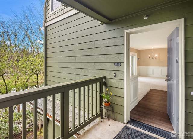 Property at 1957 23rd Pl NE #201, Issaquah, WA 98029, 3 beds, 2 baths