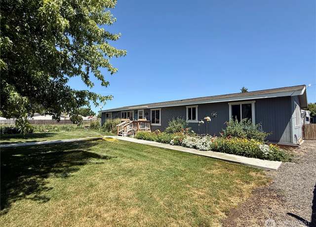 Property at 165 Harmon St, Waitsburg, WA 99361, 3 beds, 2 baths