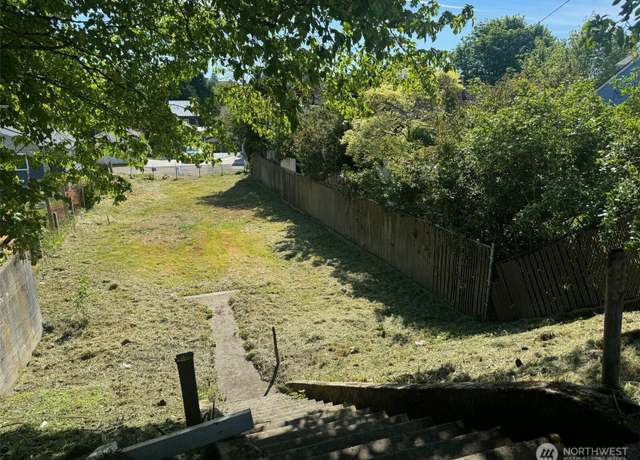Property at 826 Chester Ave, Bremerton, WA 98337