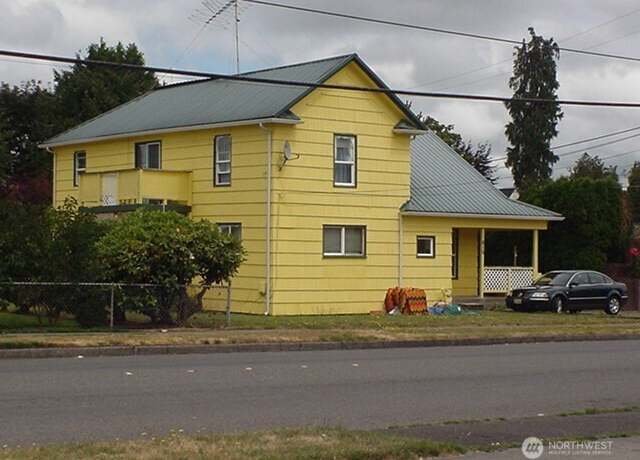Property at 815 W 1st St, Centralia, WA 98531, 5 beds, 4 baths