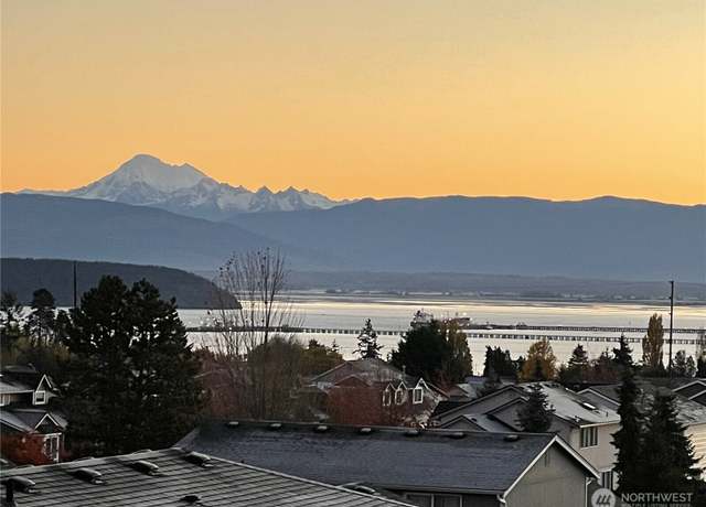Property at 3614 Portage Ln #206, Anacortes, WA 98221, 4 beds, 3 baths