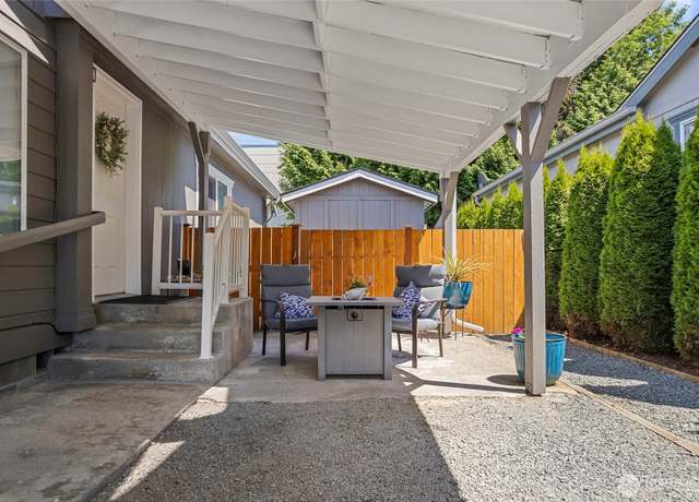 Property at 885 Carriage Ct, Sedro Woolley, WA 98284, 3 beds, 2 baths