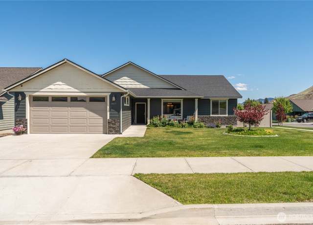 Property at 1817 Troon Ave, Wenatchee, WA 98801, 3 beds, 2 baths