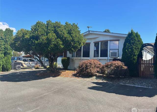 Property at 224 Widnor Dr, Mount Vernon, WA 98274, 2 beds, 2 baths
