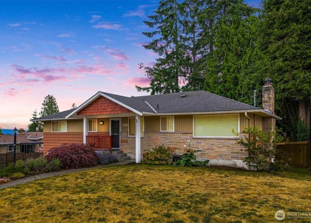 Property at 10711 NE 194th St, Bothell, WA 98011, 3 beds, 3 baths