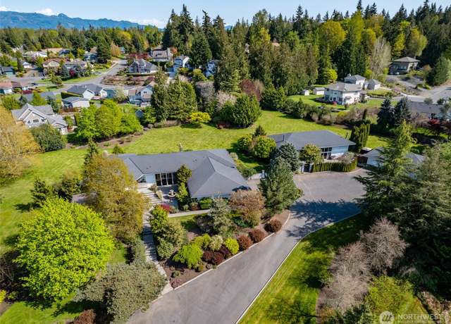 Property at 3720 Mohawk Ct, Mount Vernon, WA 98273, 5 beds, 3.5 baths