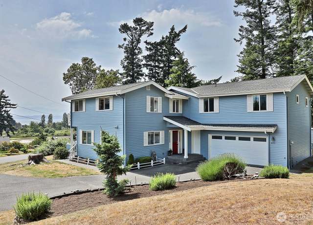 Property at 971 Ridge Dr, Freeland, WA 98249, 2 beds, 3 baths