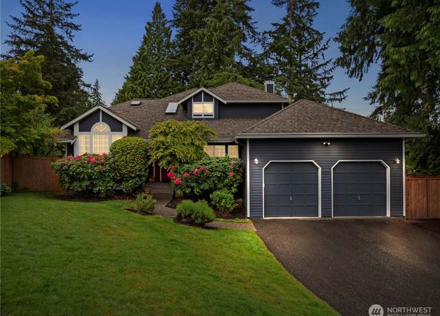 Property at 8221 122nd Ave NE, Kirkland, WA 98033, 3 beds, 2.5 baths