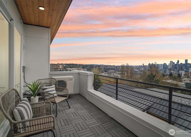 Property at 511 Howe St Unit C, Seattle, WA 98109, 3 beds, 1.5 baths