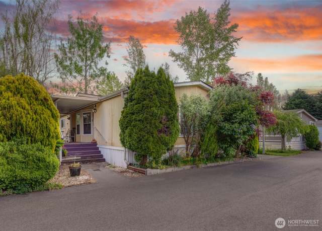 Property at 415 Lake View Rd Unit K8, Lynnwood, WA 98087, 4 beds, 2 baths