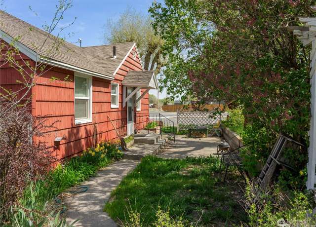 Property at 323 Buttercup St S, Soap Lake, WA 98851, 2 beds, 1 bath