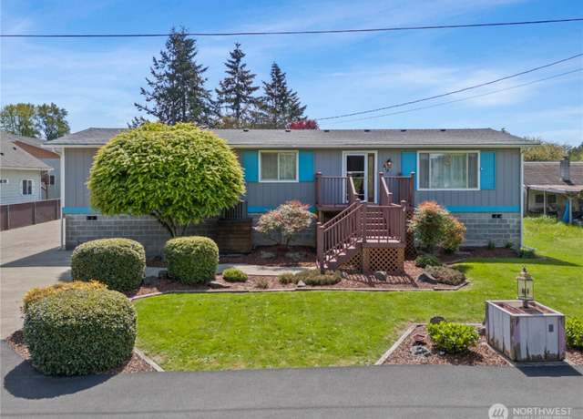 Property at 418 E Oakview Ave, Centralia, WA 98531, 3 beds, 2 baths