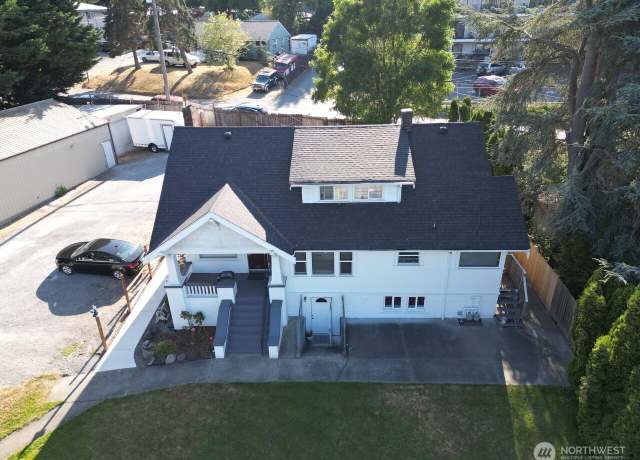 Property at 13025 Ambaum Blvd SW, Burien, WA 98146, 5 beds, 3.25 baths