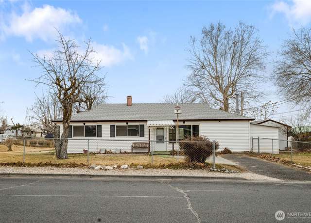 Property at 1013 E Plum, Moses Lake, WA 98837, 3 beds, 1 bath