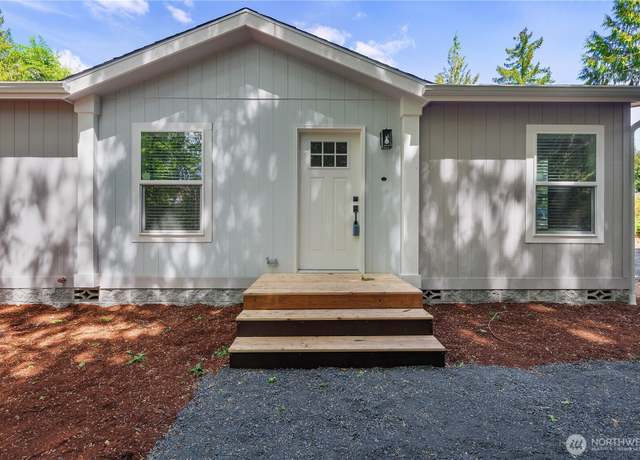 Property at 41 SE Azalea Pl, Shelton, WA 98584, 3 beds, 2 baths