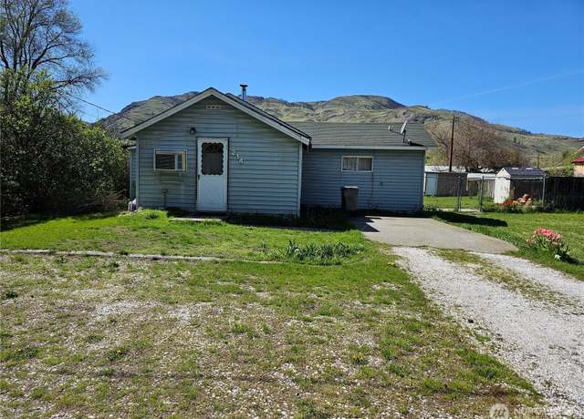 Property at 214 Main St, Oroville, WA 98844, 1 bed, 1 bath