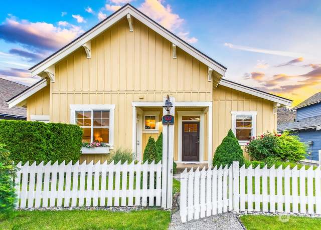 Property at 102 Shenanigan Ln, Oroville, WA 98844, 2 beds, 2 baths